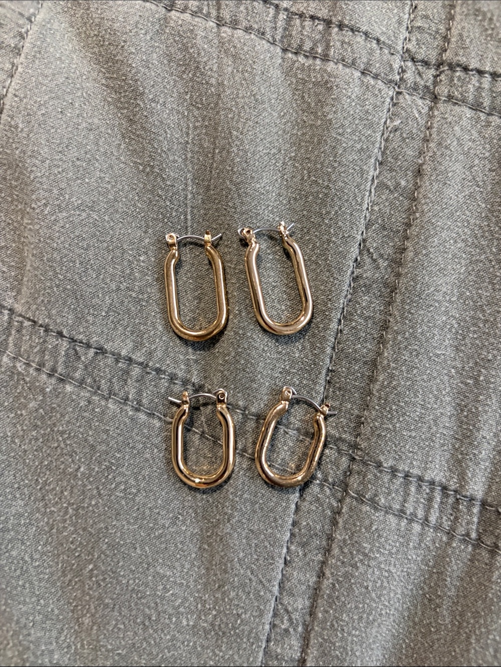 Classic Gold Oval Hoop Earrings - Pair
